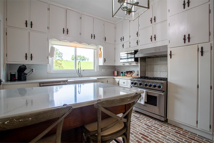More Photos Of 1917 Valley Home Rd, Dandridge Specialty For Sale