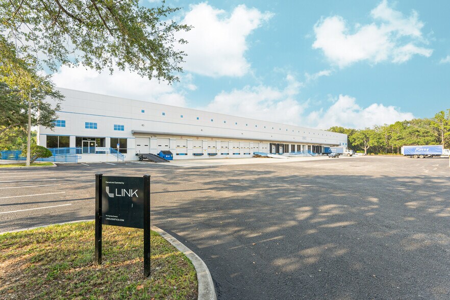 Primary Photo Of 5206 W Eagle Trail Dr, Tampa Warehouse For Lease