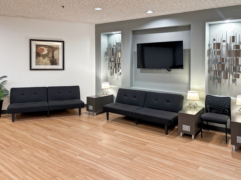 More Photos Of 300 East Esplanade Dr, Oxnard Coworking Space