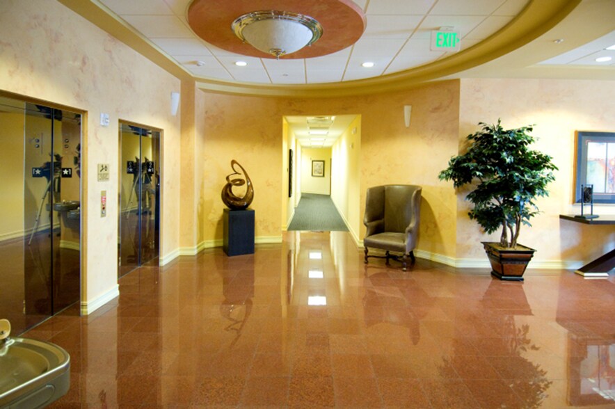 More Photos Of 9045 Strada Stell Ct, Naples Office For Lease