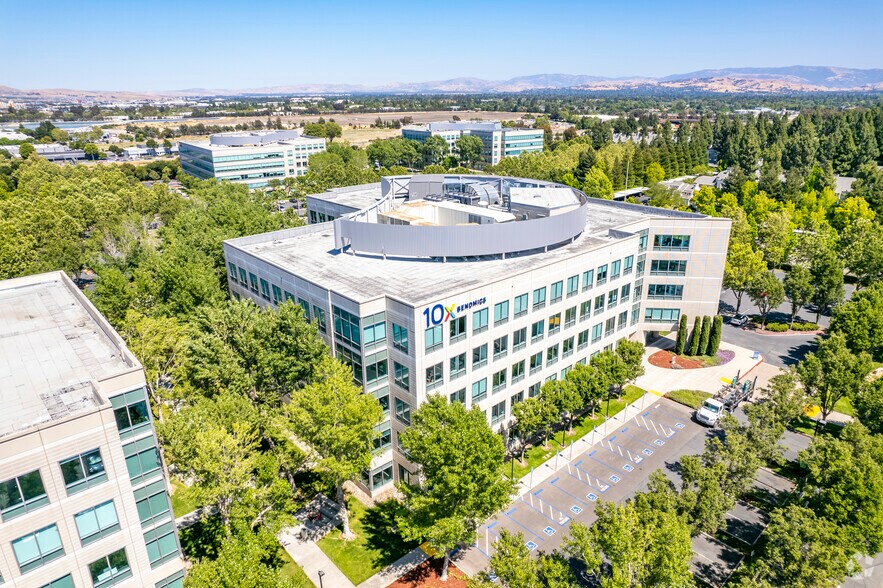 More Photos Of 6210 Stoneridge Mall Rd, Pleasanton Office For Lease