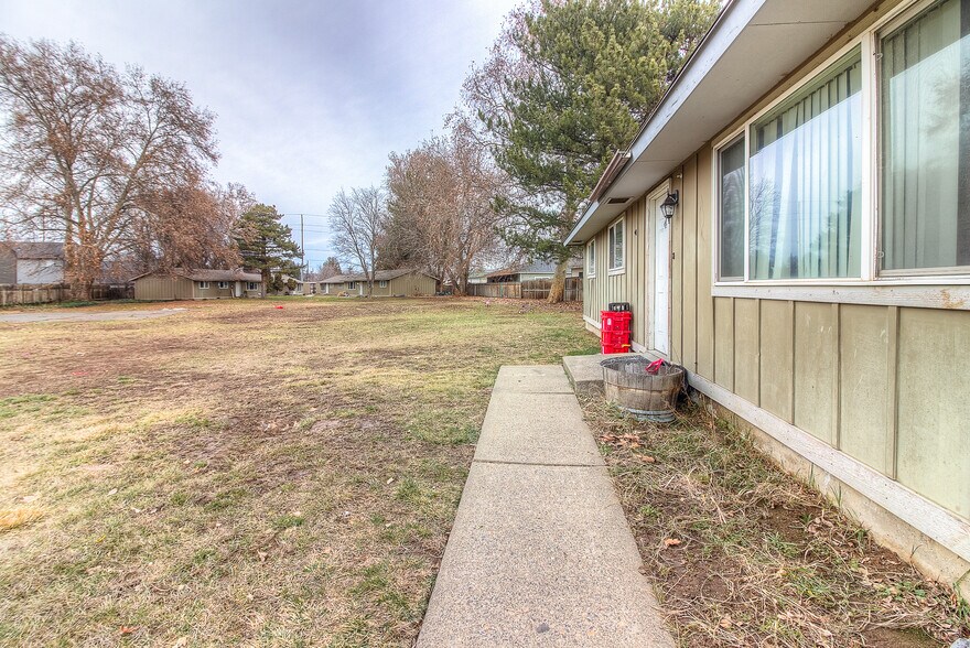 More Photos Of 1305 W King St, Yakima Apartments For Sale
