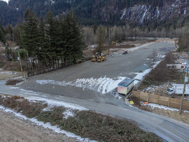 More Photos Of 61934 Estell Rd, Hope Land For Lease