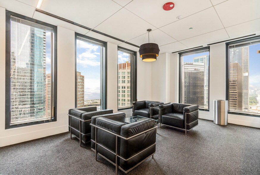 More Photos Of 455 N Cityfront Plaza Dr, Chicago Office For Lease