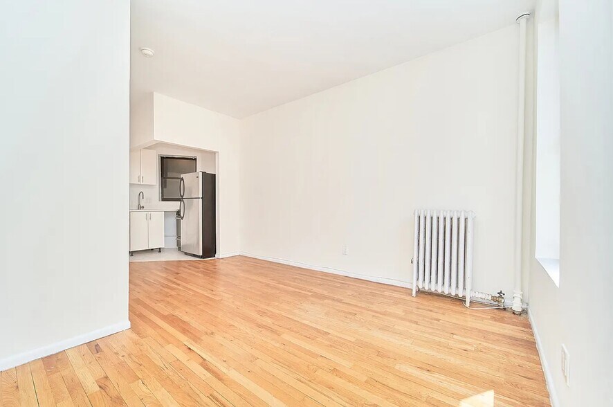 More Photos Of 239 W 20th St, New York Apartments For Sale