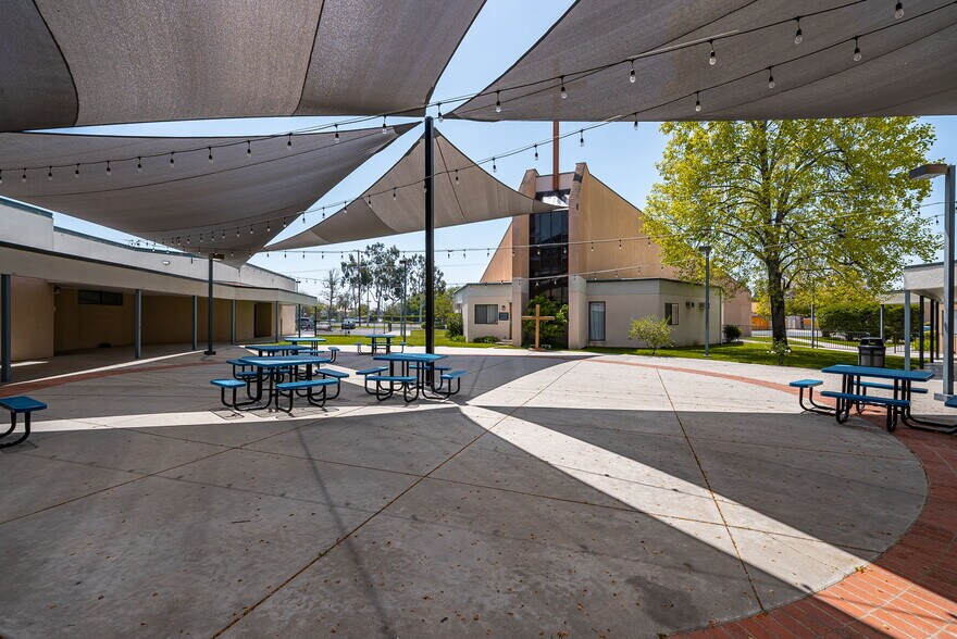 More Photos Of 777 E Alosta Ave, Azusa Religious Facility For Lease