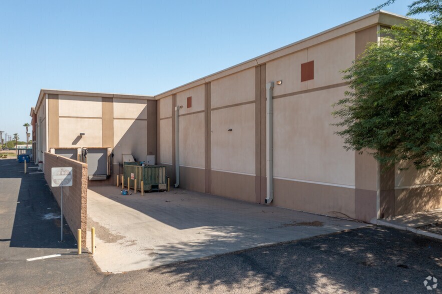 More Photos Of 1407 Imperial Ave W, Calexico Department Store For Lease