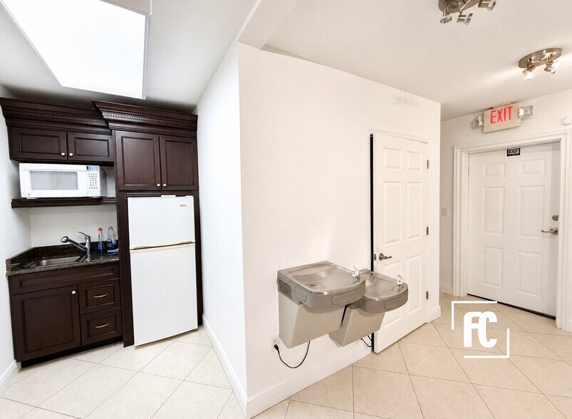 More Photos Of 4287-4303 SW High Meadows Ave, Palm City Light Manufacturing For Sale