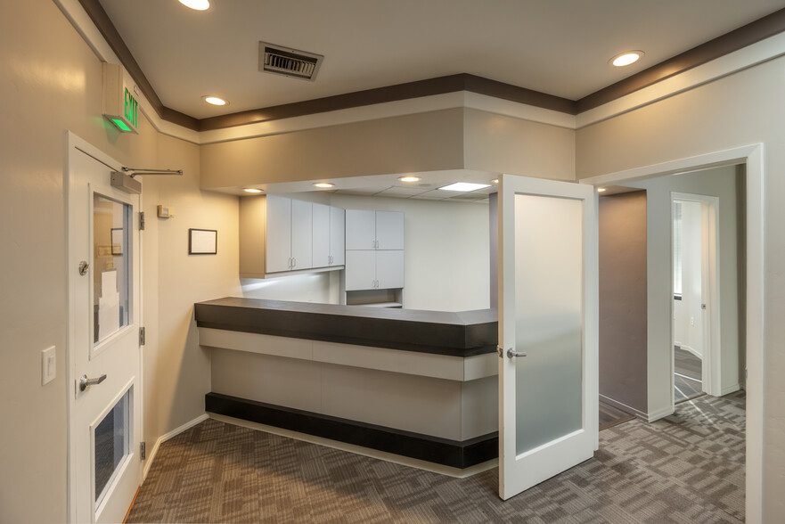 More Photos Of 5220 Neil Rd, Reno Medical For Lease