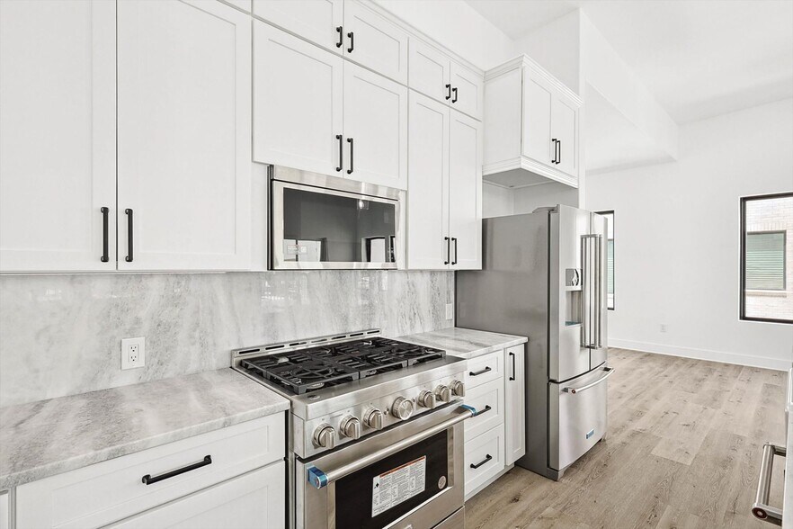 More Photos Of 767 W Main St, Coppell Storefront Retail Office For Sale