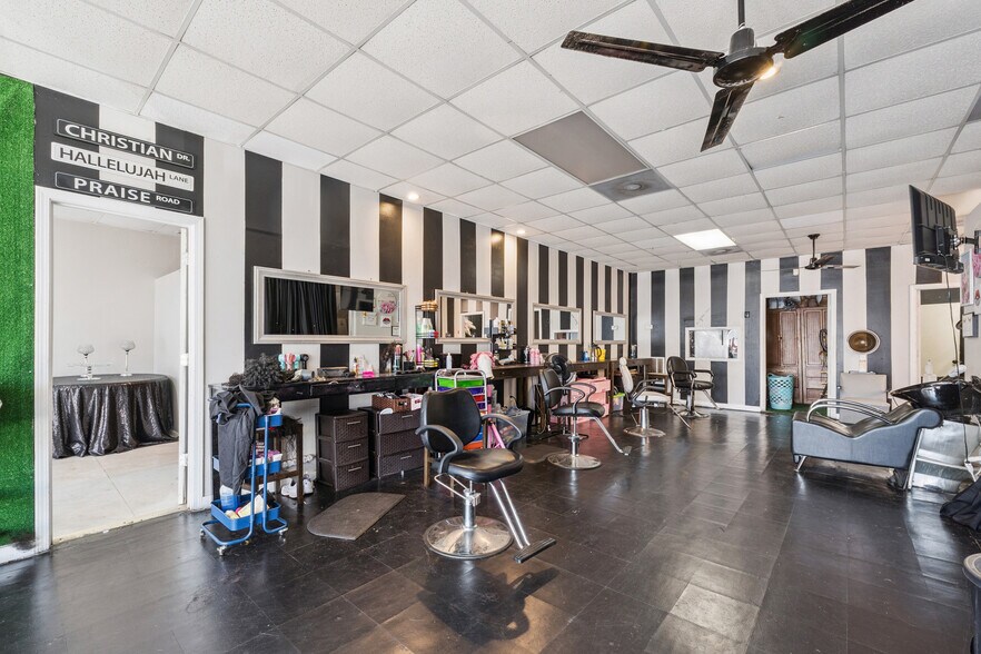 More Photos Of 5866 Love St, Austell Storefront For Sale