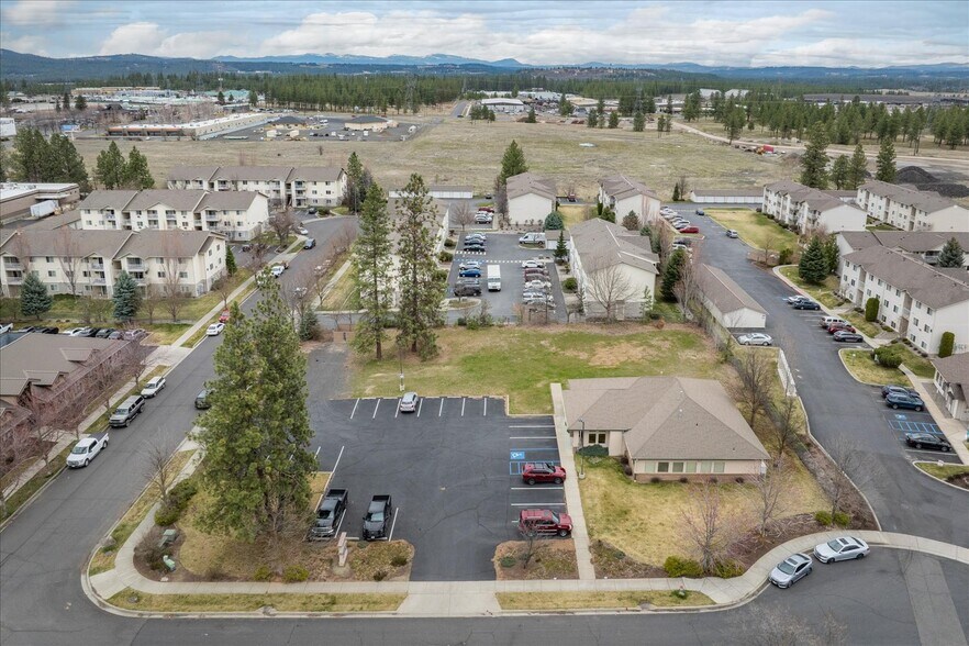 More Photos Of 9718 N Morton Ct, Spokane Office For Sale