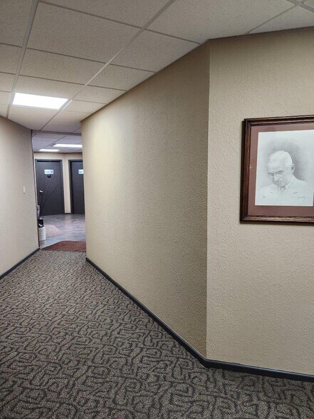 More Photos Of 1711 Westport Rd, Kansas City Office For Sale