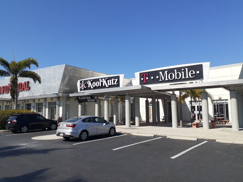 More Photos Of 4224 S Cleveland Ave, Fort Myers Unknown For Lease