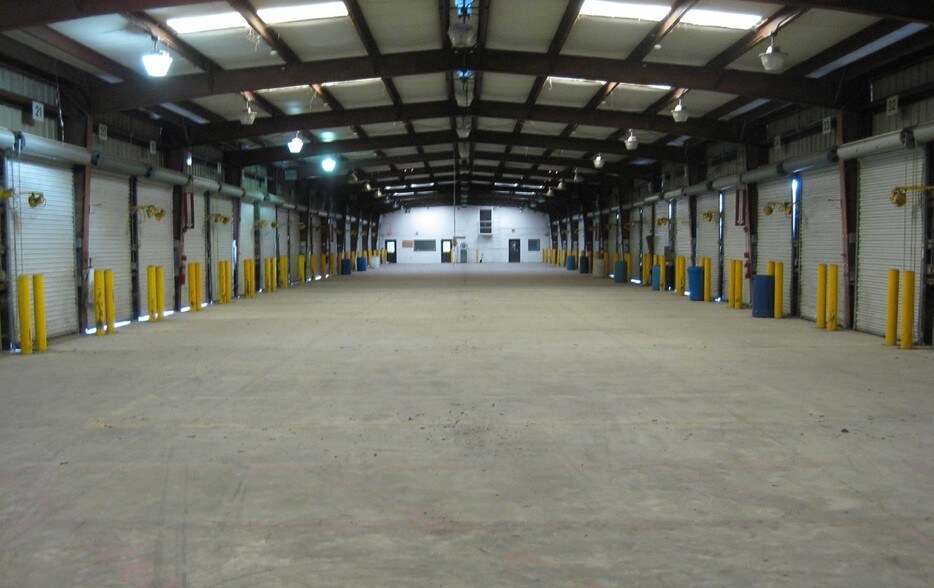 More Photos Of 6611 Pickett Dr, Jacksonville Truck Terminal For Lease