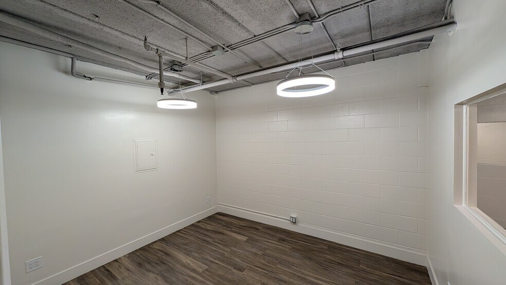 More Photos Of 2990 Mission Blvd, San Diego Office Residential For Lease