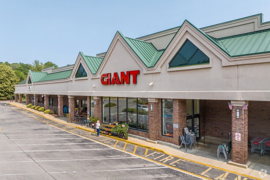 More Photos Of 4855 West Chester Pike, Newtown Square Unknown For Lease