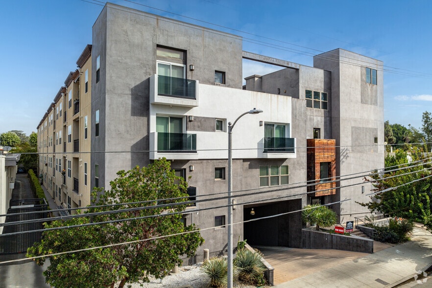 Primary Photo Of 11925 Kling St, Valley Village Apartments For Sale