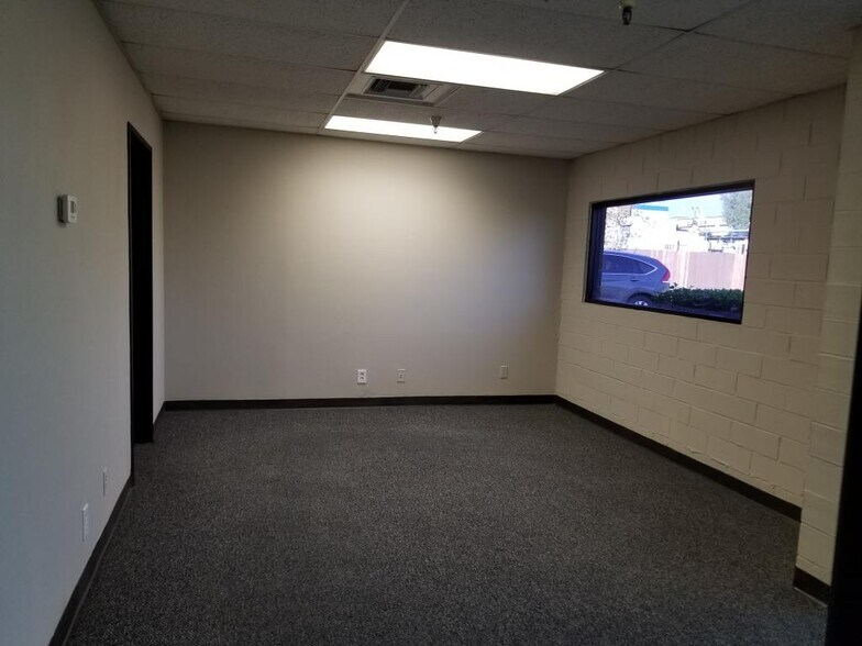 More Photos Of 1933 W 11th St, Upland Unknown For Lease