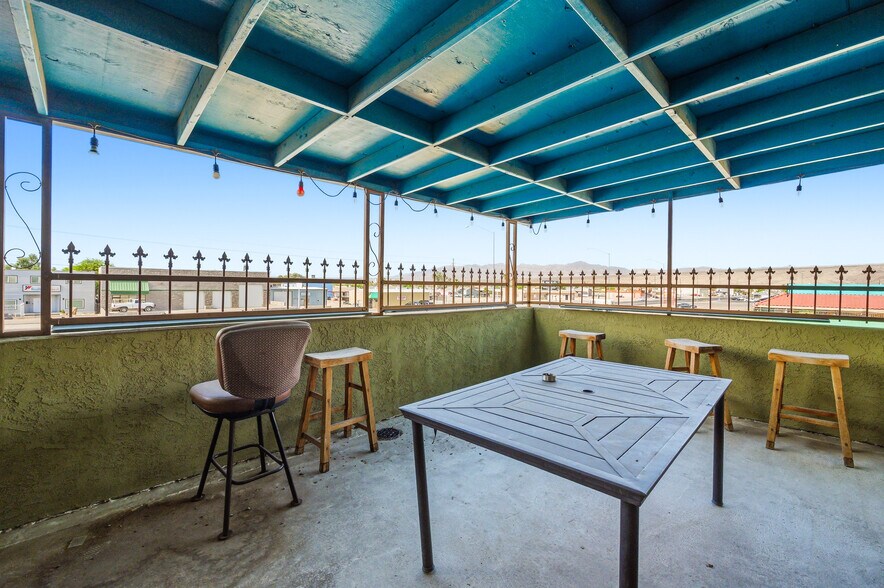 More Photos Of 877 Hancock Rd, Bullhead City Bar For Sale