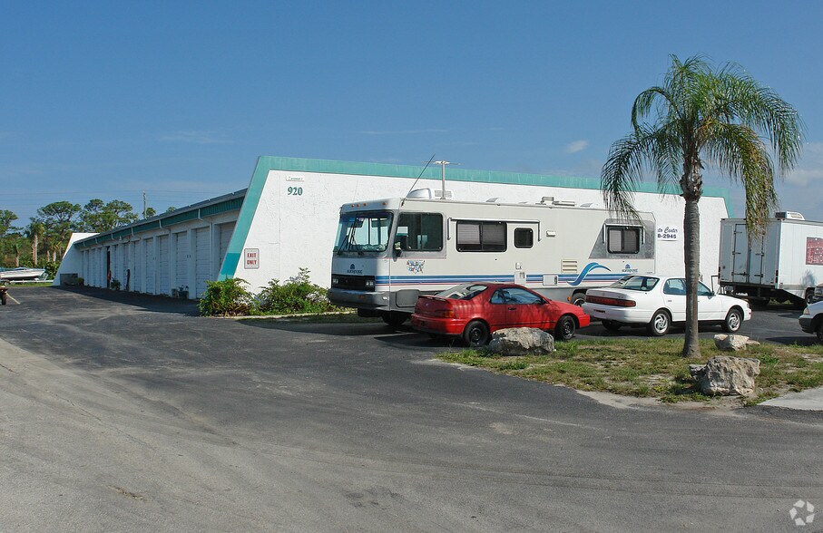 More Photos Of 900-920 NE Industrial Blvd, Jensen Beach Light Manufacturing For Lease