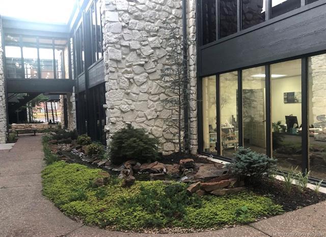 More Photos Of 5513-5539 S Lewis Ave, Tulsa Office For Lease