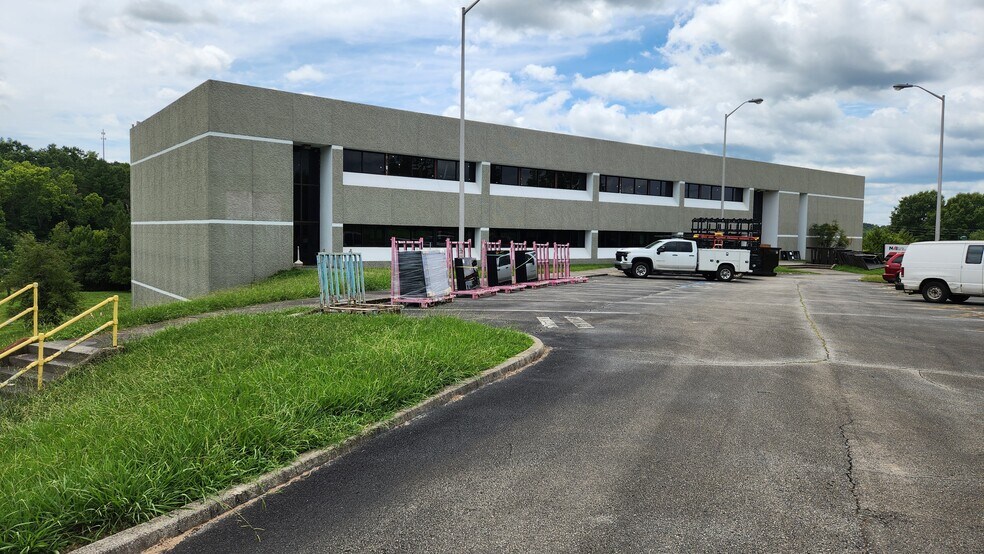 More Photos Of 150 Americus Way, Oak Ridge Office For Sale