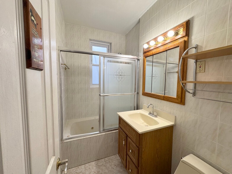 More Photos Of 6308 Bay Pky, Brooklyn Flex For Sale