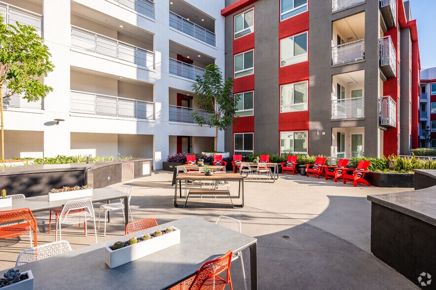 More Photos Of 1912 S Jacaranda St, Anaheim Apartments For Lease