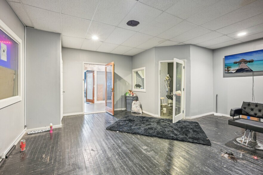 More Photos Of 1027 S Clinton Ave, Trenton Office For Sale