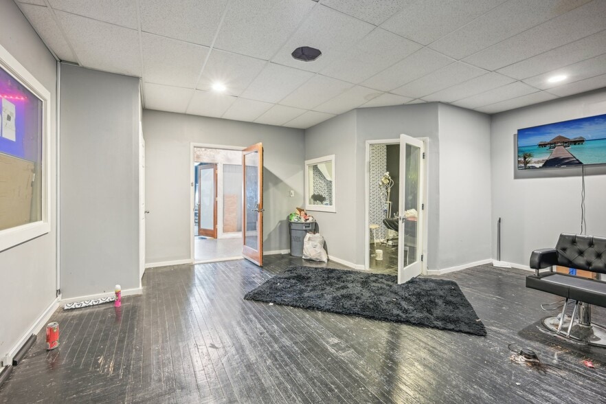 More Photos Of 1027 S Clinton Ave, Trenton Office For Sale