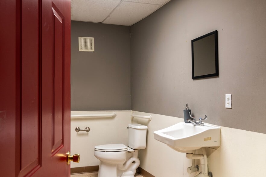 More Photos Of 1606 7th St, Las Vegas Storefront For Sale