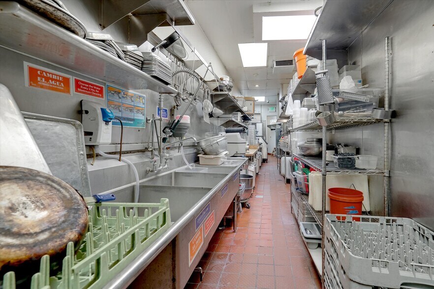 More Photos Of 7501-7507 Melrose Ave, Los Angeles General Retail For Sale