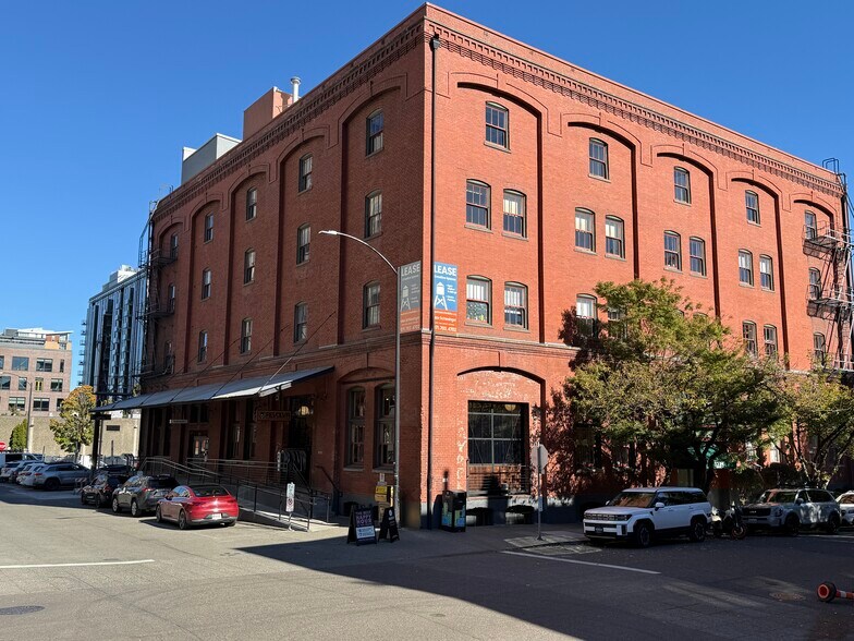 More Photos Of 1231 NW Hoyt St, Portland Loft Creative Space For Lease