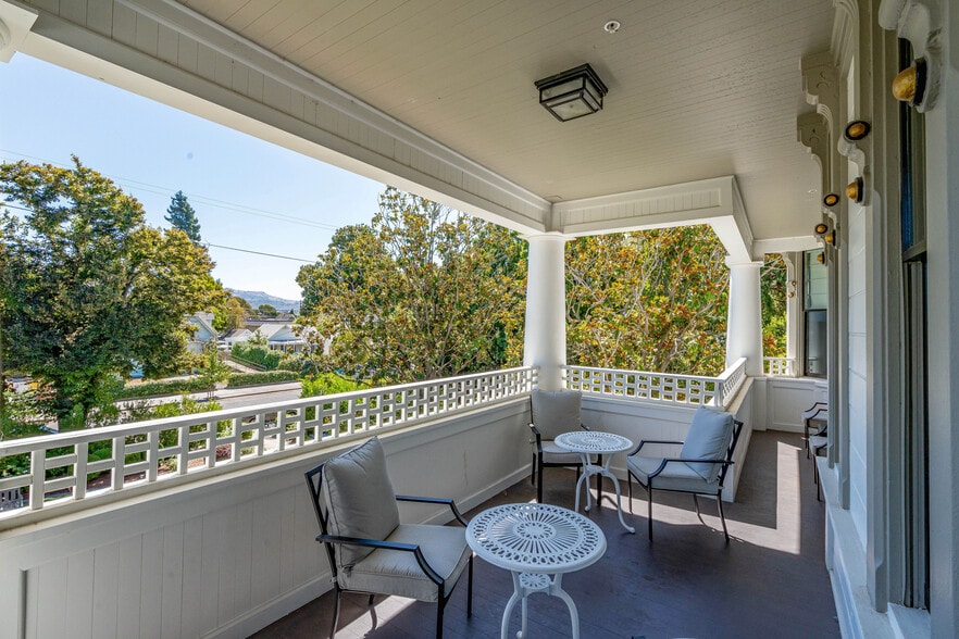 More Photos Of 443 Brown St, Napa Hotel For Sale