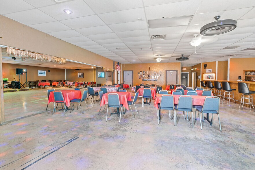 More Photos Of 5810 US Highway 259 N, Naples Freestanding For Sale