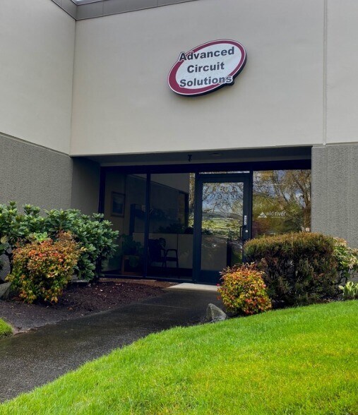 More Photos Of 5295 NE Elam Young Pky, Hillsboro Manufacturing For Sale