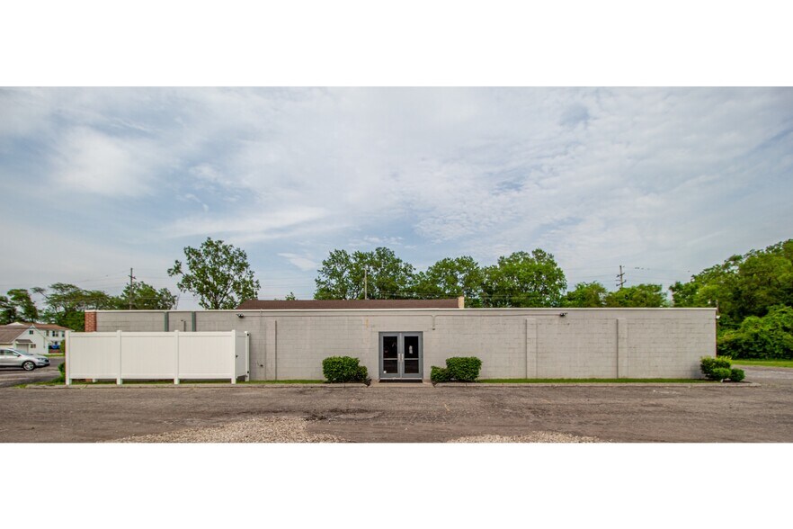 More Photos Of 23696 Northline Rd, Taylor Religious Facility For Sale