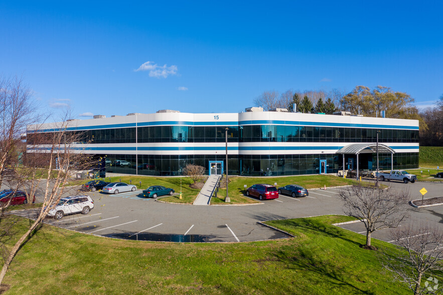 Primary Photo Of 15 Skyline Dr, Hawthorne Medical For Lease