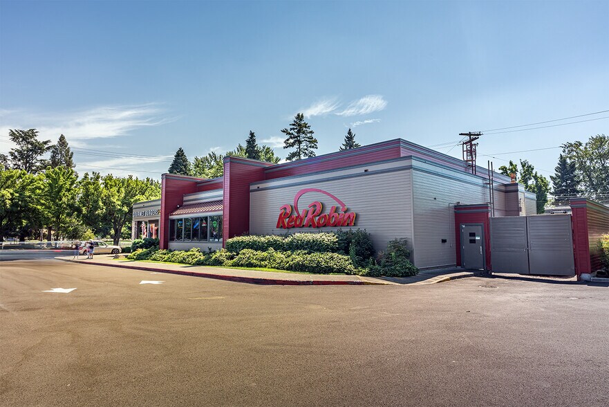 More Photos Of 501-1093 Medford Ctr, Medford Unknown For Lease