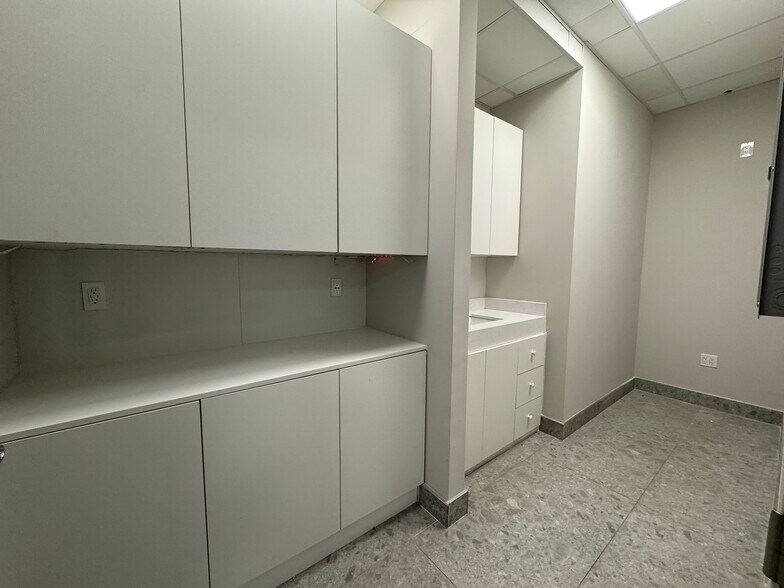 More Photos Of 2820 NE 214th St, Aventura Loft Creative Space For Sale