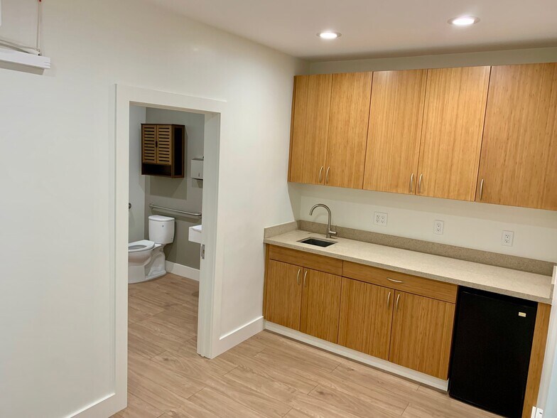 More Photos Of 2130 4th St, San Rafael Office Residential For Lease