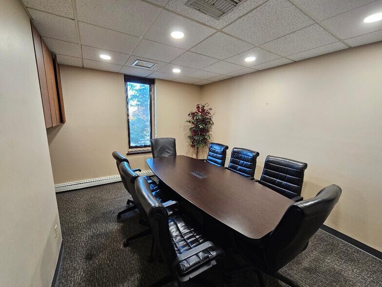 More Photos Of 840 Lake Ave, Racine Office For Sale