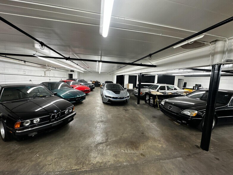 More Photos Of 40 Sonoma Ct, Providence Flex For Sale