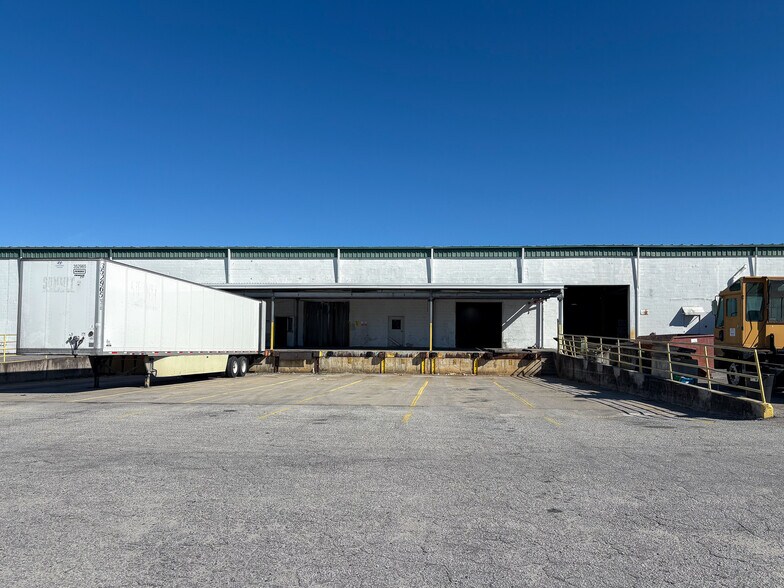 More Photos Of 1930 Hanahan Rd, North Charleston Warehouse For Lease