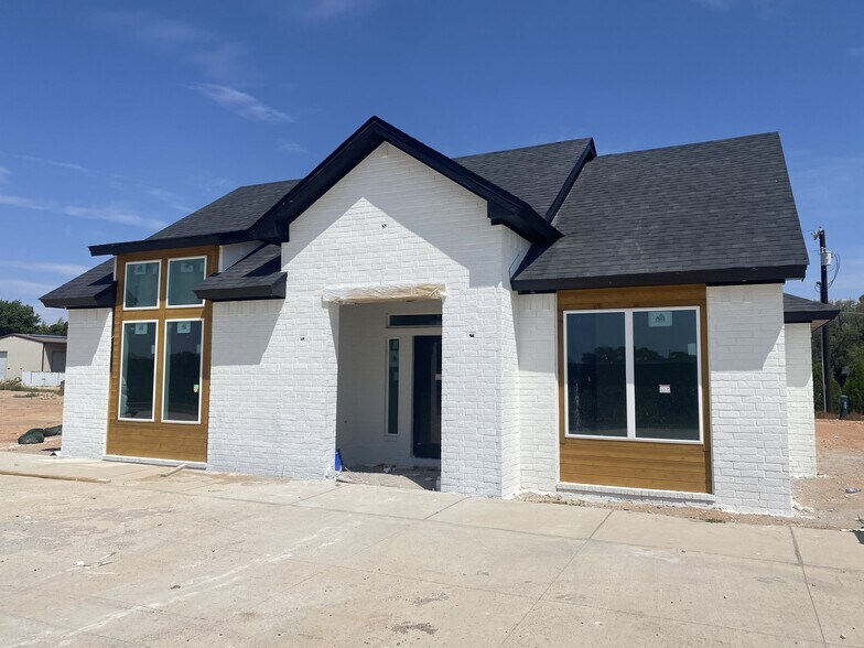 Primary Photo Of 11702 Frankford Ave, Lubbock Medical For Sale