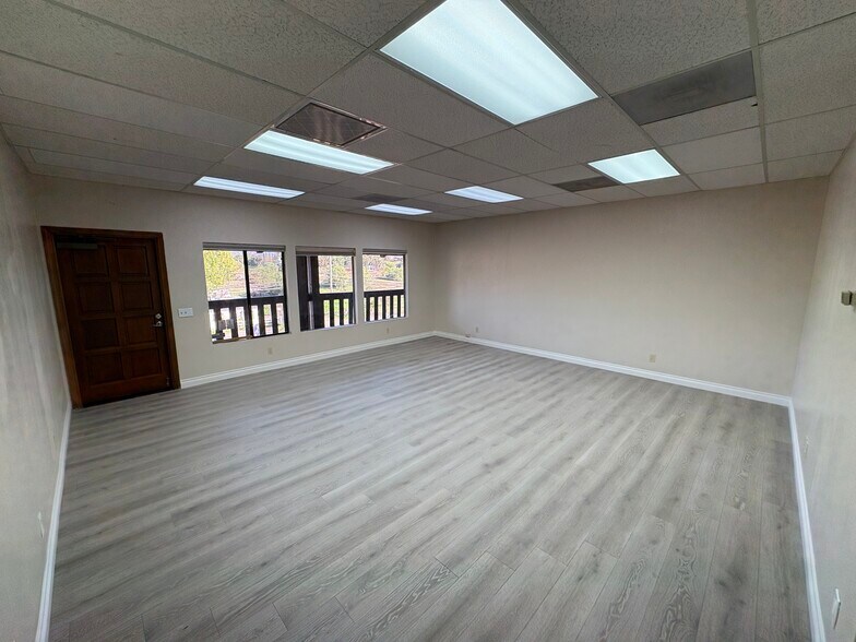 More Photos Of 13967 Campo Rd, Jamul Office For Lease