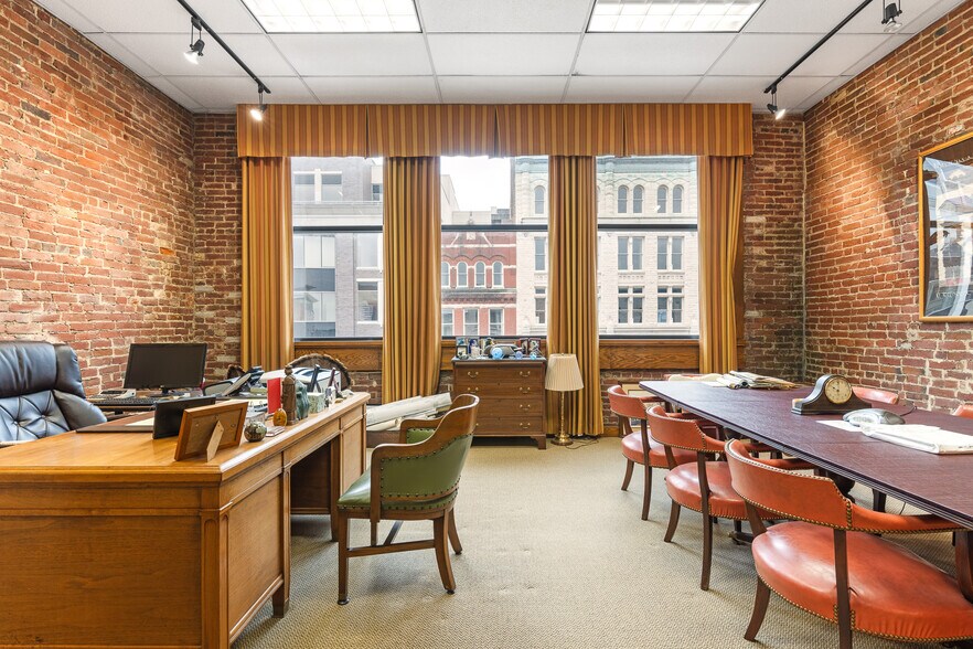 More Photos Of 623 W Main St, Louisville Office For Sale