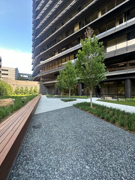 More Photos Of 1 Ravinia Dr, Atlanta Unknown For Lease