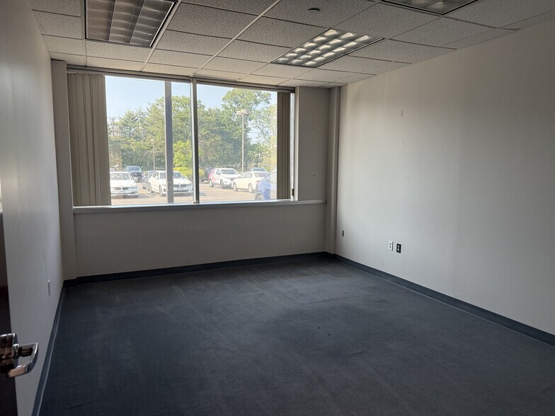 More Photos Of 25 Melville Park Rd, Melville Office For Lease